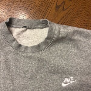 Nike Men's Heather Gray Crewneck Sweater large